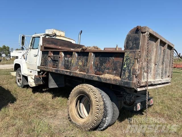 Ford F7000 Φορτηγά Ανατροπή