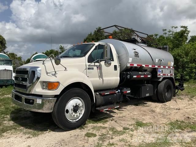 Ford F750 Φορτηγά-Μπετονιέρες