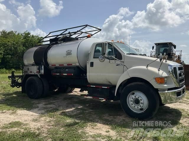 Ford F750 Φορτηγά-Μπετονιέρες