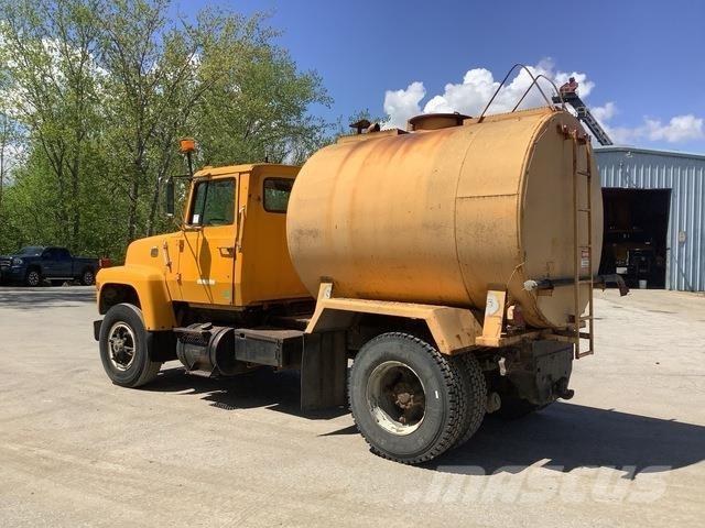 Ford L8000 Βυτία νερού