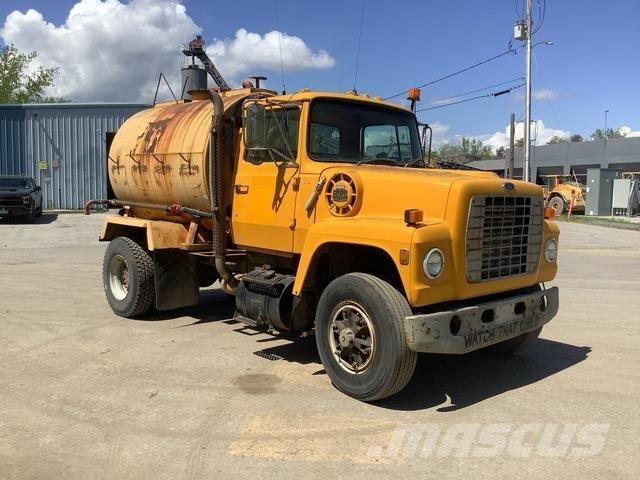 Ford L8000 Βυτία νερού