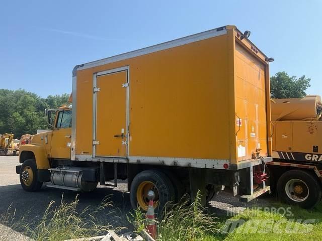 Ford L8000 Δημοτικά οχήματα/Οχήματα γενικής χρήσης