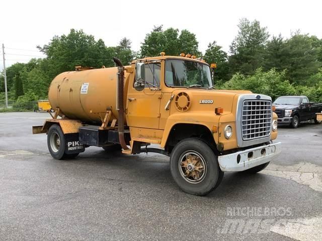 Ford L8000 Βυτία νερού