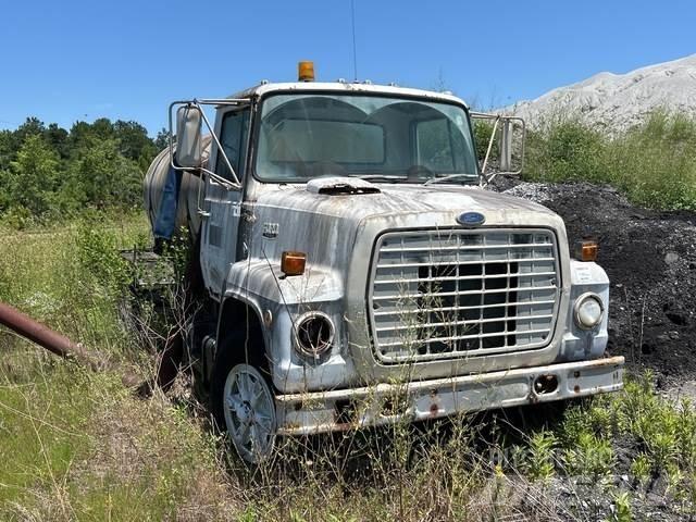 Ford LN7000 Βυτία νερού