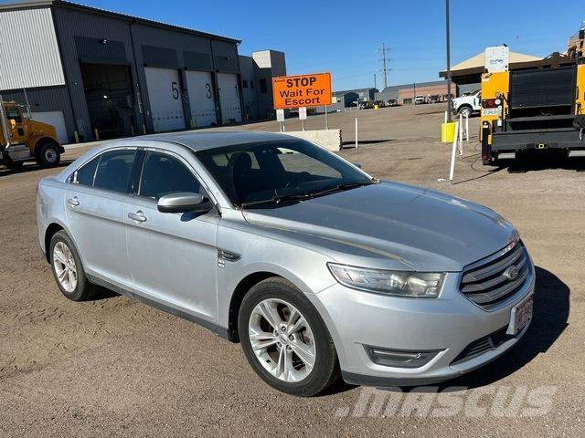 Ford Taurus Αυτοκίνητα