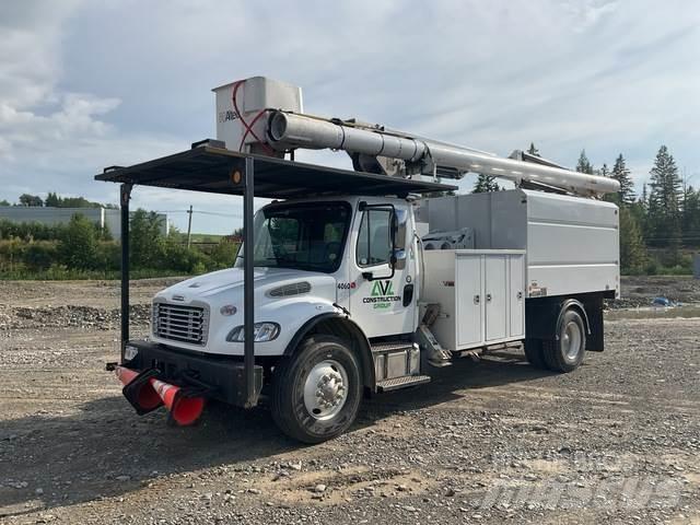 Freightliner  Εναέριες πλατφόρμες τοποθετημένες σε φορτηγό