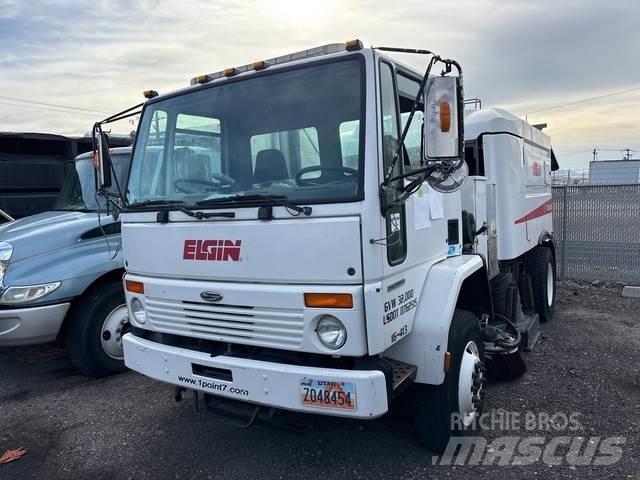 Freightliner  Φορτηγά σκούπες
