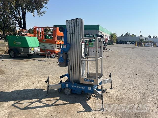 Genie AWP-30S Ανυψωτήρες με κατακόρυφους πυλώνες