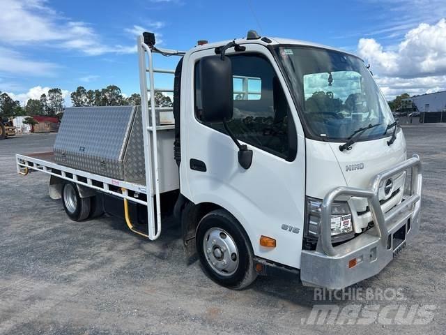 Hino 300 Φορτηγά Kαρότσα με ανοιγόμενα πλαϊνά