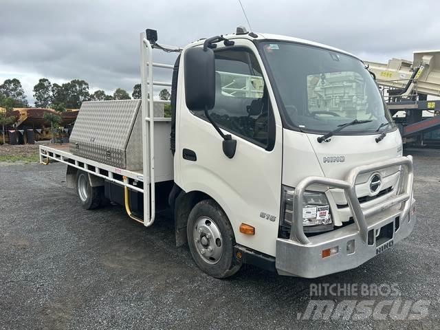 Hino 300 Φορτηγά Kαρότσα με ανοιγόμενα πλαϊνά