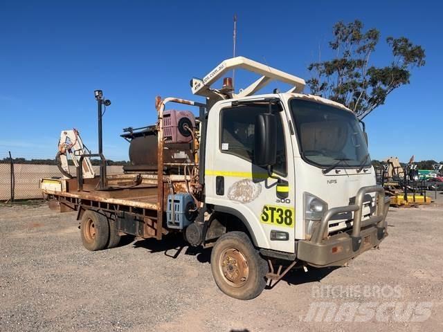 Isuzu NPS 300 Φορτηγά Kαρότσα με ανοιγόμενα πλαϊνά