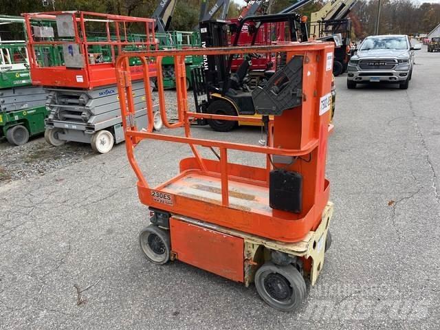 JLG 1230ES Ανυψωτήρες με κατακόρυφους πυλώνες
