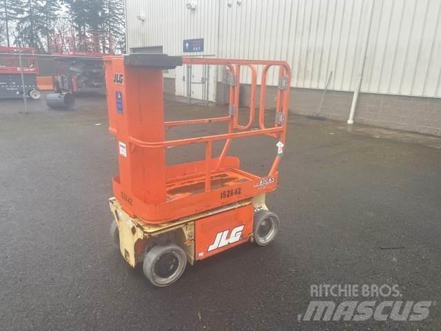 JLG 1230ES Ανυψωτήρες με κατακόρυφους πυλώνες