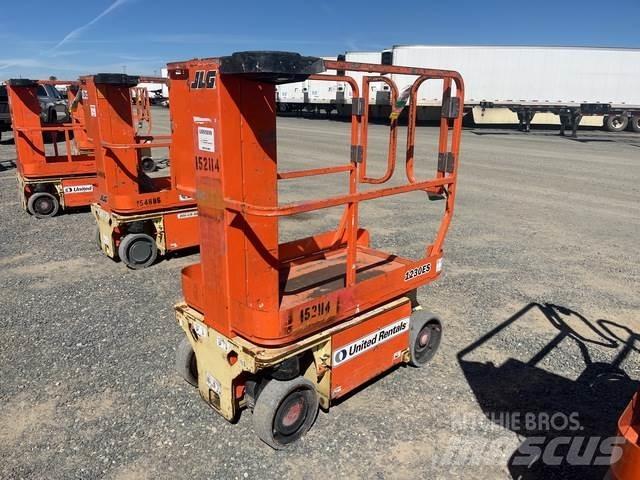 JLG 1230ES Ανυψωτήρες με κατακόρυφους πυλώνες
