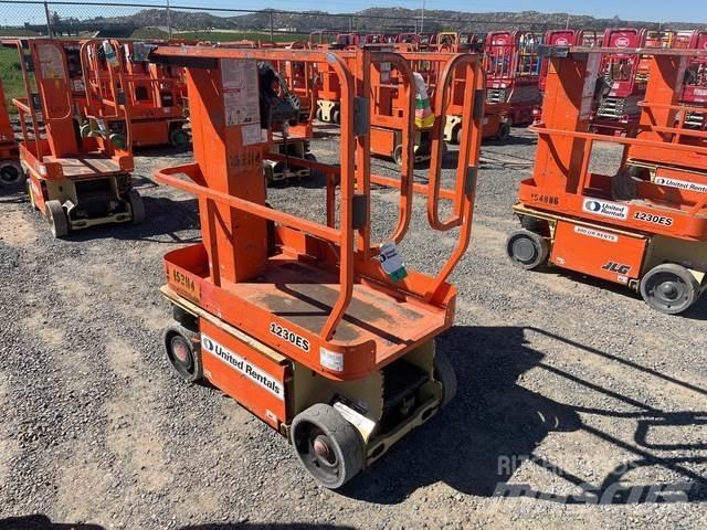 JLG 1230ES Ανυψωτήρες με κατακόρυφους πυλώνες