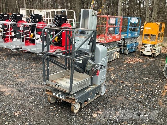 JLG 20MVL Ανυψωτήρες με κατακόρυφους πυλώνες