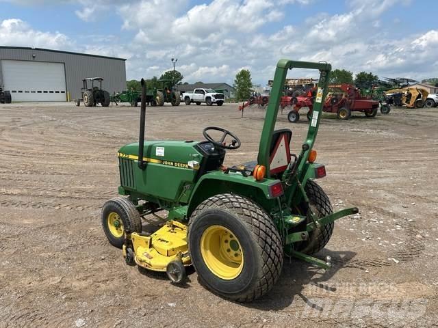 John Deere 770 Τρακτέρ μικρών διαστάσεων