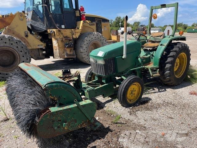 John Deere 970 Εσωτερικές σκούπες