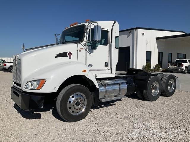 Kenworth T440 Τράκτορες