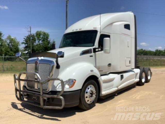 Kenworth T680 Τράκτορες
