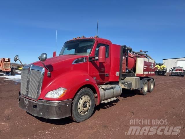 Kenworth T680 Εκσκαφείς με ερπύστριες