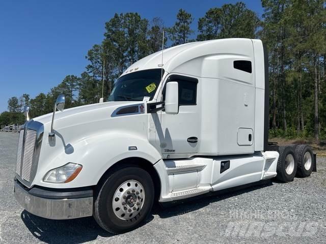 Kenworth T680 Τράκτορες