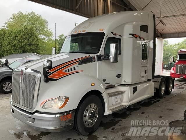 Kenworth T680 Τράκτορες