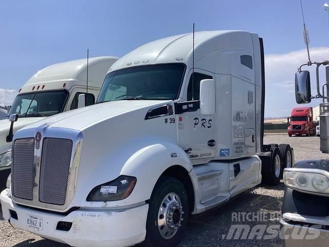 Kenworth T680 Τράκτορες