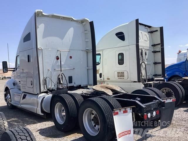 Kenworth T680 Τράκτορες