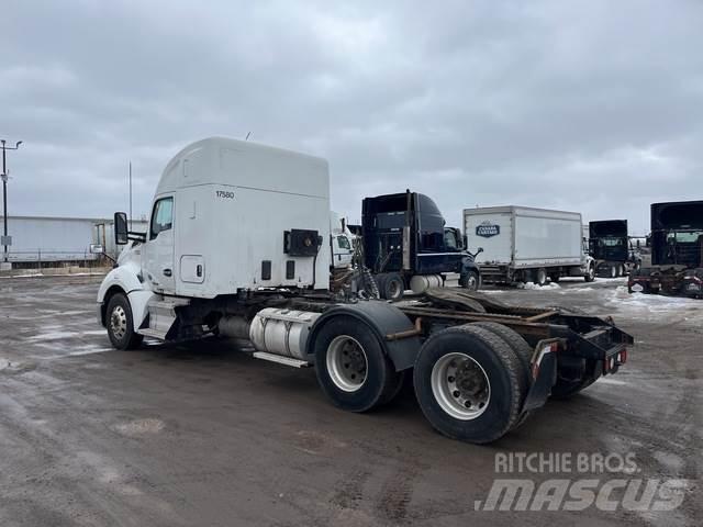 Kenworth T680 Τράκτορες