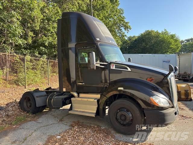 Kenworth T680 Τράκτορες