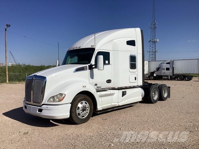Kenworth T680 Τράκτορες