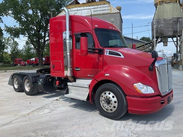 Kenworth T680 Τράκτορες