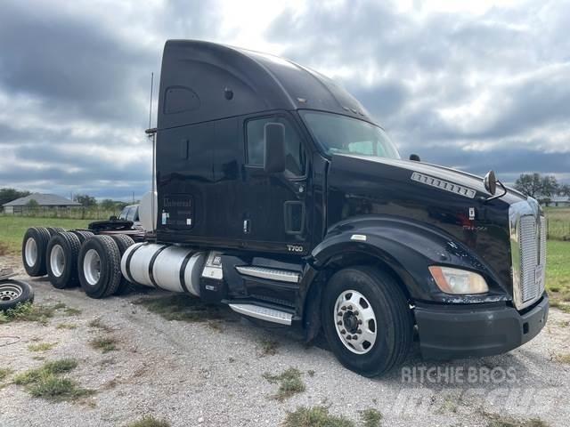 Kenworth T700 Τράκτορες