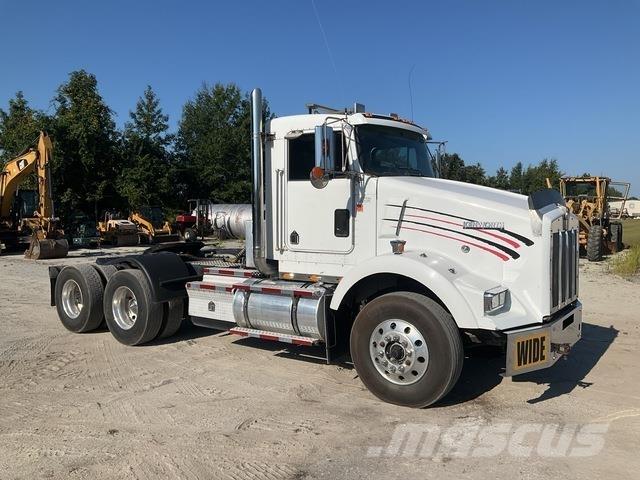 Kenworth T800 Τράκτορες