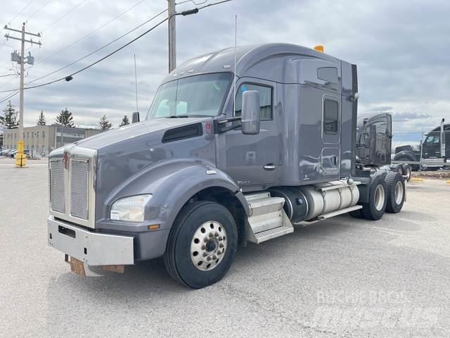 Kenworth T880 Τράκτορες