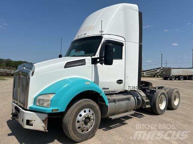 Kenworth T880 Τράκτορες