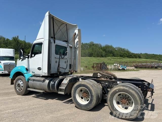 Kenworth T880 Τράκτορες