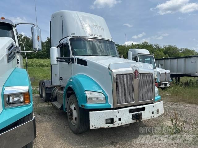 Kenworth T880 Τράκτορες