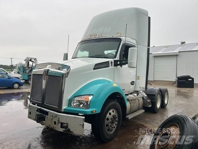 Kenworth T880 Τράκτορες