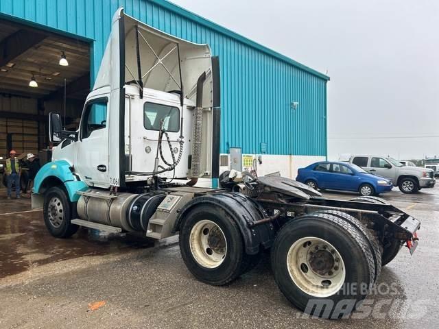 Kenworth T880 Τράκτορες