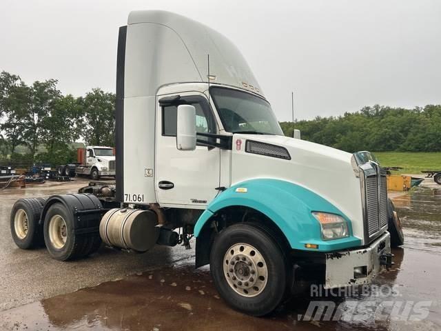 Kenworth T880 Τράκτορες