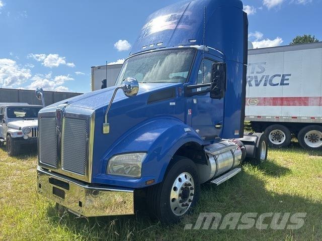 Kenworth T880 Τράκτορες
