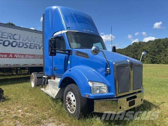 Kenworth T880 Τράκτορες