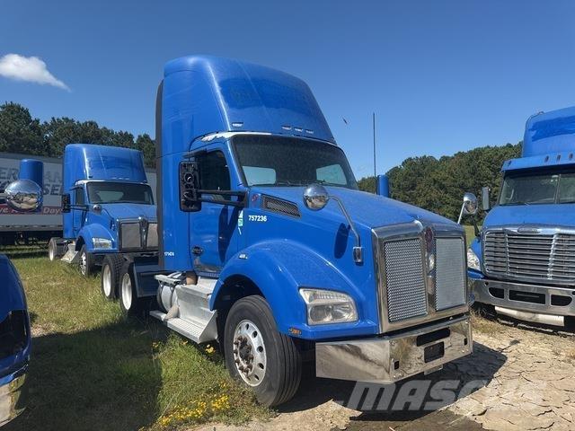Kenworth T880 Τράκτορες