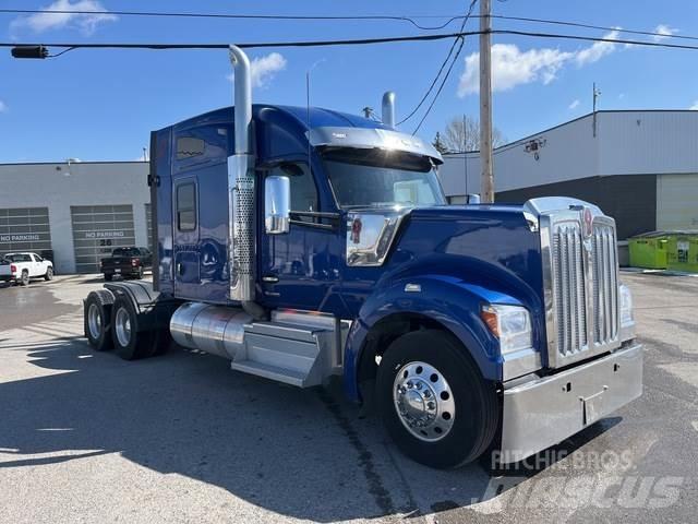 Kenworth W990 Τράκτορες