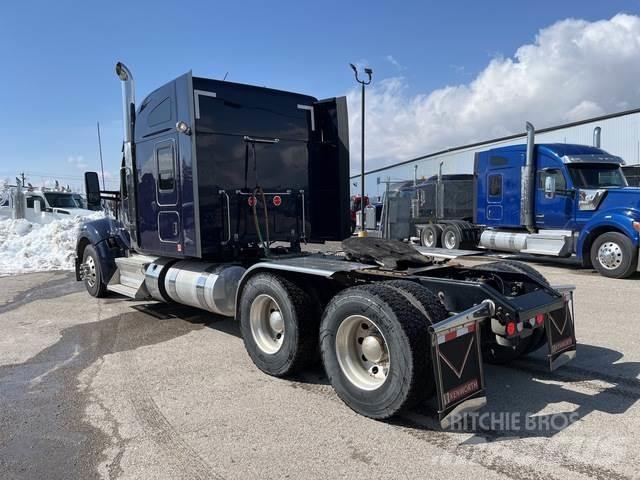 Kenworth W990 Τράκτορες