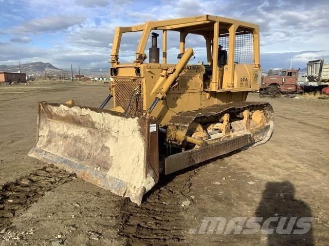 Komatsu D65E-6 Μπουλντόζες με ερπύστριες