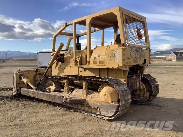 Komatsu D65E-6 Μπουλντόζες με ερπύστριες