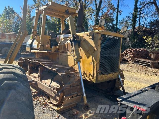 Komatsu D68E-1 Μπουλντόζες με ερπύστριες